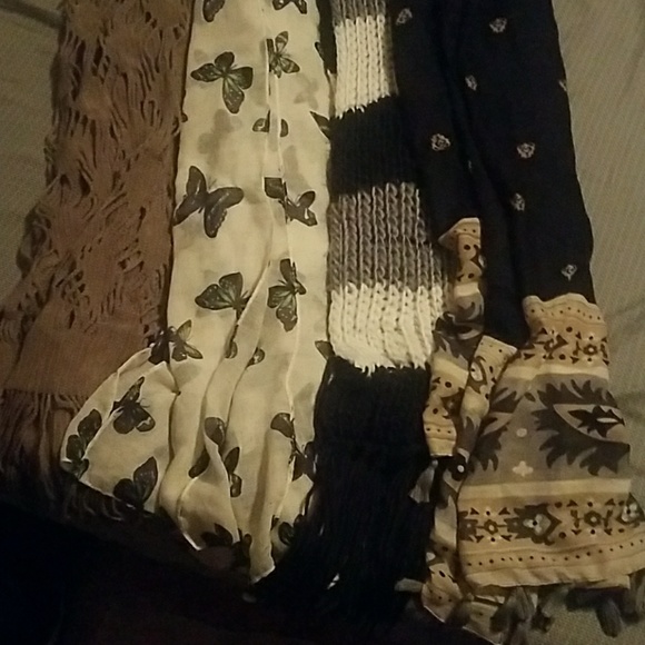 Scarf Bundle - Picture 2 of 2